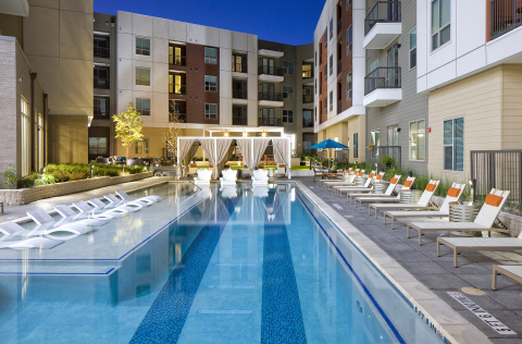 The Mallory offers residents a luxurious pool setting. (Photo: Business Wire)