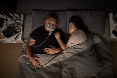AirFit F30 Wearing in bed, aerial view (Photo: Business Wire)