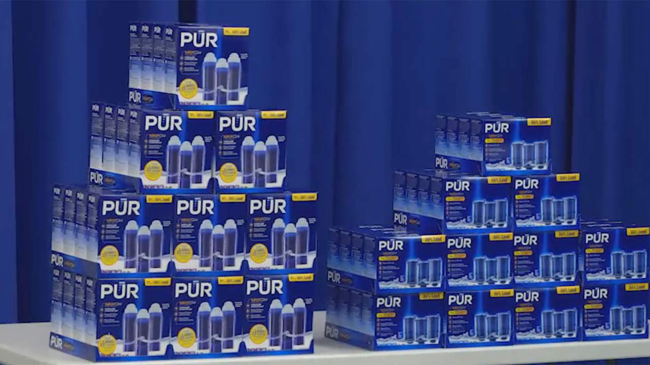 In response to high lead levels, PUR donates near half million dollars in faucet filtration systems and water pitchers to the city of Newark, NJ.