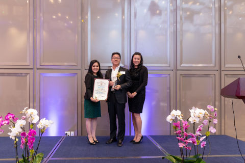 Dr. Joung H. Lee, MD, Chief Administration Officer at CHA-HPMC, received the award from Asian Busine ... 