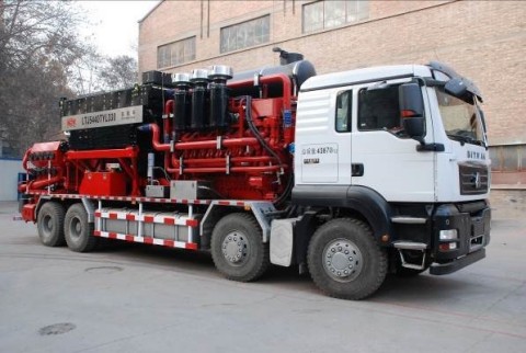 The Lanzhou Shengda 3000 fracturing truck is equipped with an Allison 9832 Oil Field Series&trade; transmi ... 
