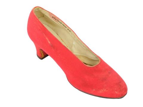 Judy Garland’s ‘Wizard of Oz’ Ruby Red Rehearsal Slippers to be auctioned by GWS Auctions on Invalua ... 