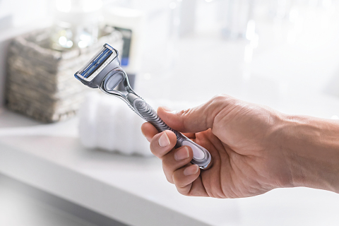 Gillette’s SkinGuard technology is positioned between two optimally-spaced blades to reduce tug and pull throughout the shave. (Photo: Business Wire)