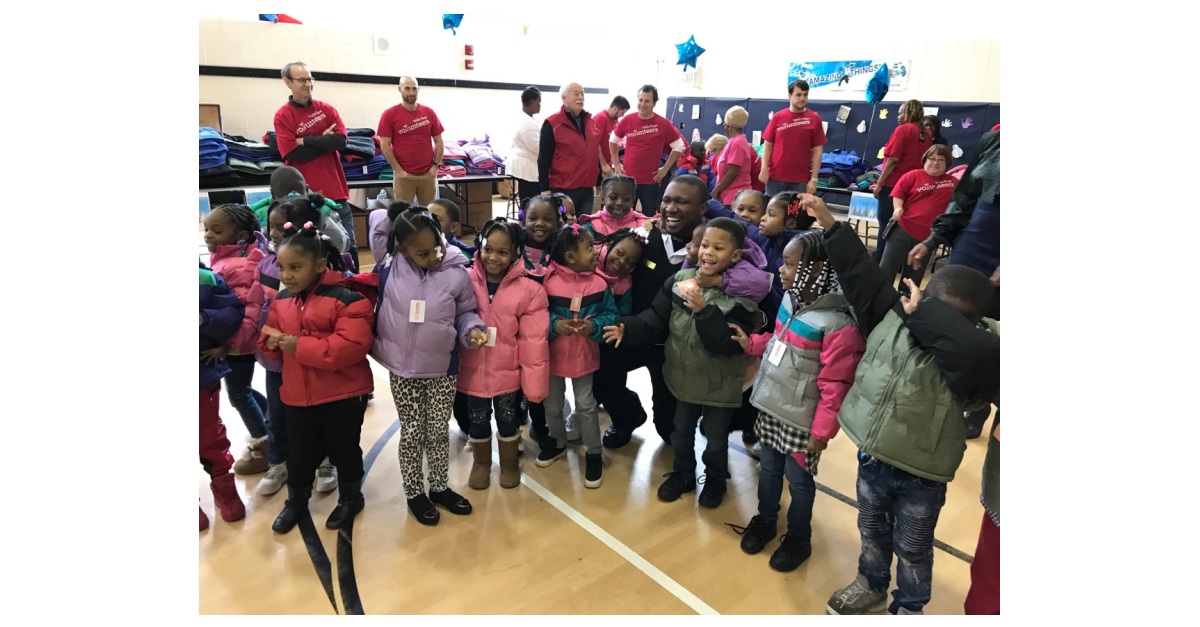 Wells Fargo Provides Winter Coats to More Than 10,000 Chicago