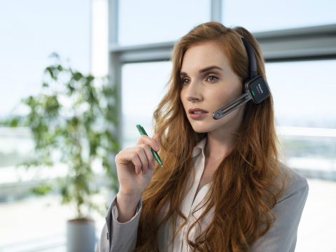 Philips presenta la sua ultima novità: le rivoluzionarie cuffie wireless per la dettatura SpeechOne