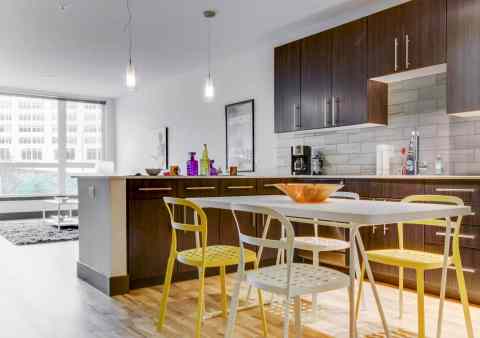 Vacasa Multifamily has launched in top urban markets including Boise, Chicago, Dallas, Houston, Portland, San Antonio, and Seattle. (Photo: Business Wire)