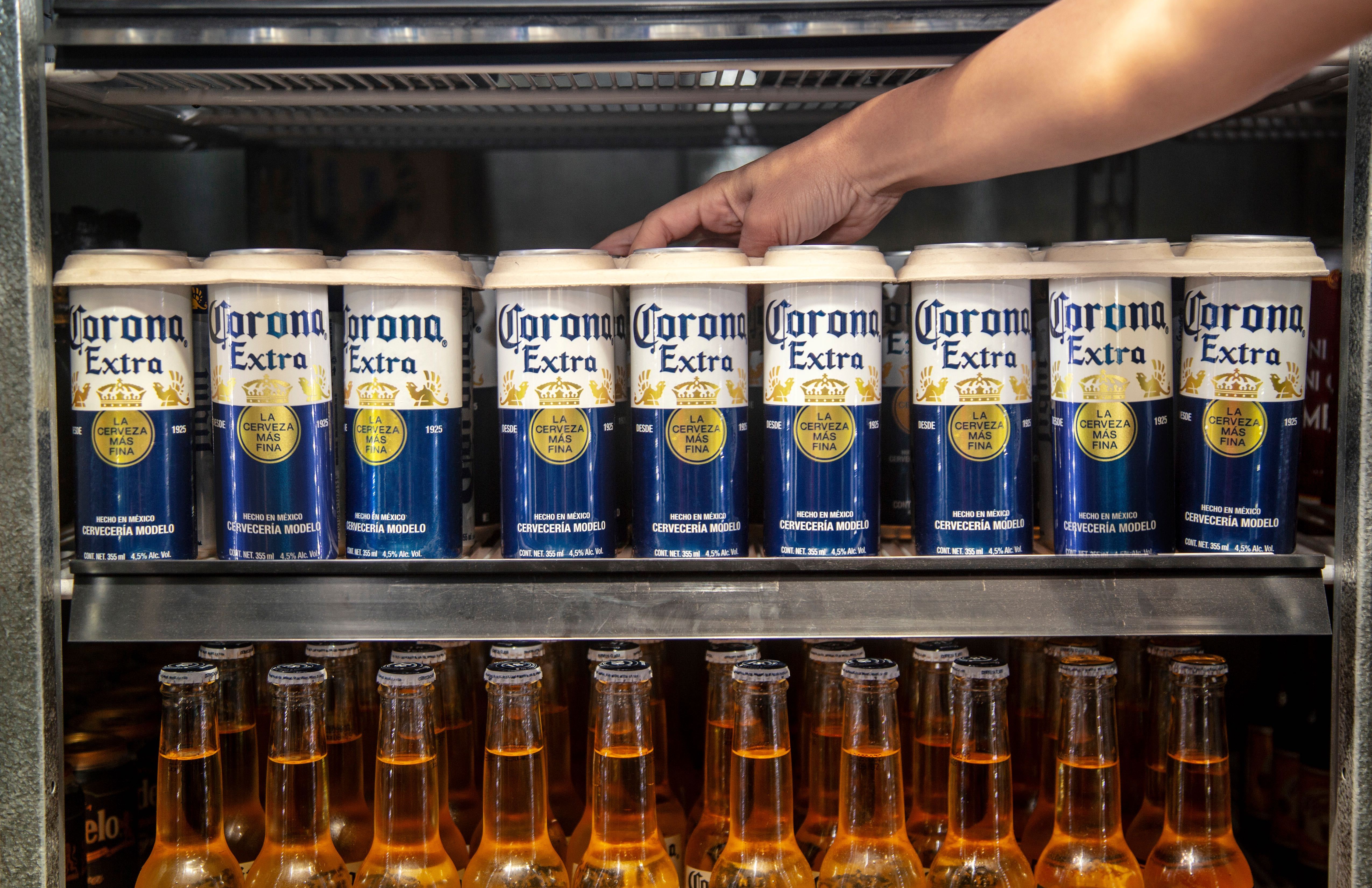 Mexican beer brand Corona to test plastic-free six pack rings