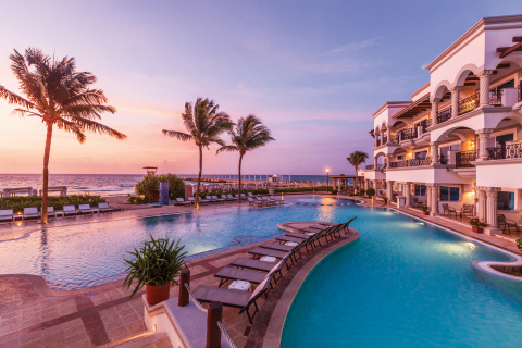 Hilton Playa del Carmen, An All-inclusive Resort (Photo: Business Wire)