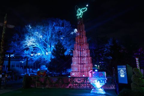 GES Events designed and created many fantastical, animal-specific light attractions including a dazzling 30-foot-tall tree with soaring electric eagles alighting on top. (Photo: Business Wire)