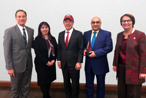 USC Rossier School of Education announced an Honorary Award to CTBC Bank USA. From left to right, USC Rossier Associate Dean Jerry Lucido; CTBC Bank USA Executive VP Frida Bank; CTBC Bank USA Chairman Morris Li; CTBC Bank USA CEO Noor Menai and USC Rossier Dean Karen Gallagher. (Photo: Business Wire)