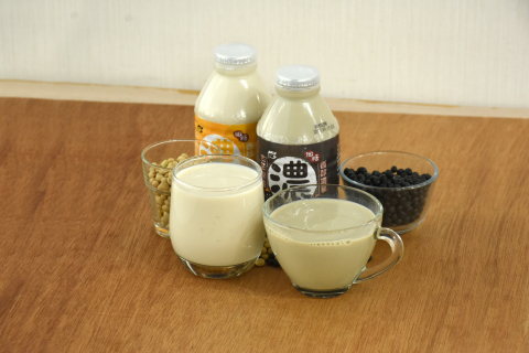 Malaysian consumers are able to purchase Taiwan-made products, which are rarely seen in Malaysia local markets, at the online grocery store, "The Wonderful Food." Soy bean and black bean milk drinks are one of the top-selling products sold in the sites. (Photo: Business Wire)