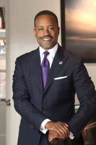 Eric S. Smith, regional president of Fifth Third Bank in Chicago. (Photo: Business Wire)
