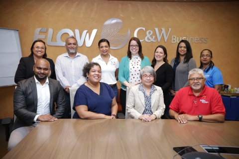La Fundación de Caridad de Cable & Wireless le dona US$100.000 a United Way de Trinidad y Tobago luego de las recientes inundaciones