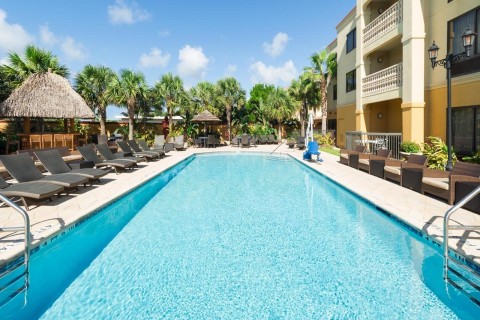 The Hampton Inn & Suites St. Augustine-Vilano Beach. (Photo: Business Wire)