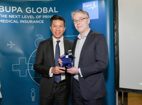 Pacific Prime's Christian Moore receives Top Producer award from Bupa Global Asia Pacific General Ma ... 