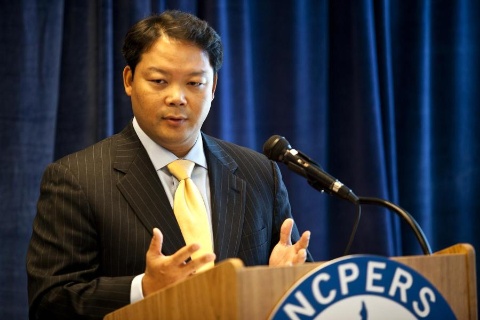 NCPERS Executive Director and Counsel Hank Kim, Esq. announcing the Secure Choice Pension proposal at a news conference in Washington, DC in September 2011 (Photo: Business Wire)
