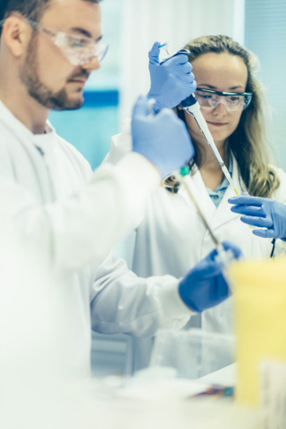 Abcam scientists at work (Photo: Business Wire)