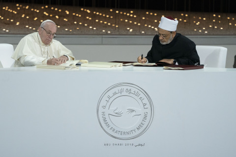 Pope Francis and Grand Imam of Al Azhar Sign Historic Abu Dhabi Declaration for World Peace and Living Together (Photo: AETOSWire)
