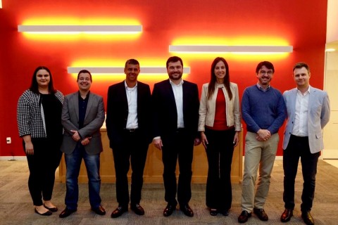 Team Photo (from right to left): Edivandro Conforto, Sérgio Lazzarini, Carolina da Costa, Ricardo Vargas, Marcelo Orticelli, David Kallás, Fabiana Bortoleto at the launch event in November 2018. (Photo: Business Wire)