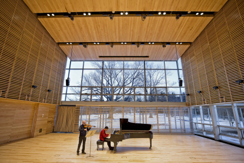 This “first look” at Tanglewood’s new Linde Center for Music and Learning, designed by William Rawn Associates Architects and opening June 2019, shows BSO violist Michael Zaretsky and pianist Yang Bao during January 28’s acoustical tests in Studio E, the largest of the four-building complex. The Linde Center is home to the new Tanglewood Learning Institute, also launching in summer 2019 and offering 140+ cross-cultural activities, as well as support for the Tanglewood Music Center, the BSO’s summer music academy. Starting in fall 2019, these all-season buildings will establish Tanglewood for the first time as an all-season facility, provide year-round access to Tanglewood for TLI programming, event rental, and concert use by the BSO, the Berkshire community, and beyond. Further details available at tli.org, launching February 6. (PHOTO: Winslow Townson)