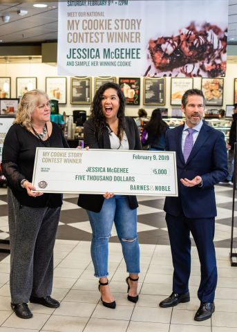 Barnes & Noble My Cookie Story Contest winner Jessica McGehee receives her $5,000 check from Neil St ... 