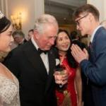 Leoが英国でチャールズ皇太子と会い、「未来への投資」の慈善晩餐会に招待された。
