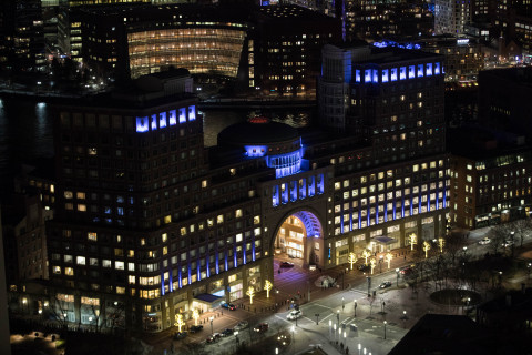 Looking down on Rowes Wharf as it shines during OSRAM and Boston Children’s “Shine Your Light for Boston Children’s Hospital” event. PHOTO: Boston Children’s Hospital