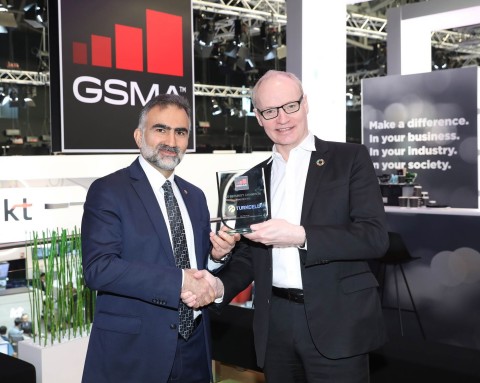 Gediz Sezgin, Turkcell Chief Technology Officer, receiving the award from Alex Sinclair, GSMA CTO, a ... 