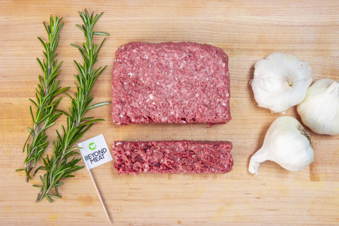 Beyond Beef, the latest product innovation from Beyond Meat, delivers on the meaty taste, texture and versatility of ground beef but is made from simple plant-based ingredients without soy, gluten or GMOs. (Photo: Business Wire)

