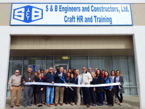 Members of the local community joined S & B to celebrate the grand opening of the Mont Belvieu craft hiring office, which will support S & B’s significant construction backlog in Mont Belvieu, Baytown and surrounding areas. (Photo: Business Wire)