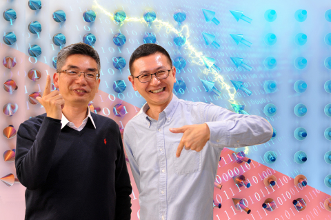 Professor Lai Chih-huang (left) and Lin Hsiu-hau of NTHU using hand gestures to represent the 0-1 co ...