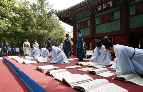 Jeonju City announced that large-scale cultural festivals including the 20th Jeonju International Fi ... 