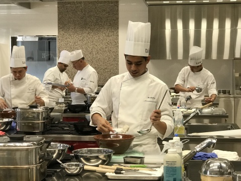 Se buscan participantes para un programa de formación sobre cocina japonesa, subvencionado por el Ministerio de Agricultura, Silvicultura y Pesca de JAPÓN, destinado a cocineros no japoneses verdaderamente interesados en aprender cocina japonesa...
