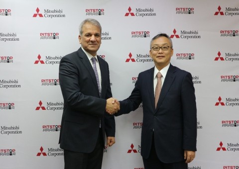 Aadil ISHFAQ, CEO and Founder of PitStopArabia.com, with Shimpei AMISAKI, General Manager of Tire Dept., Mitsubishi Corporation at the signing ceremony in Dubai, UAE (Photo: AETOSWire)