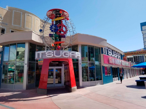 IT’SUGAR flagship store on the Las Vegas Strip. (Photo: Business Wire)