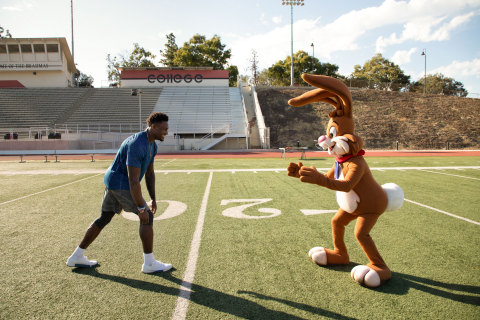 Football Star DK Metcalf Partners with Nestlé Nesquik® to #KeepOnChuggin (Photo: Business Wire)