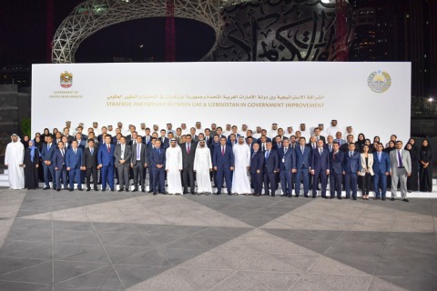 Group photo gather Sheikh Mohammed bin Rashid, Vice President and Prime Minister of the UAE and Ruler of Dubai, with the Uzbek delegation (Photo: AETOSWire)