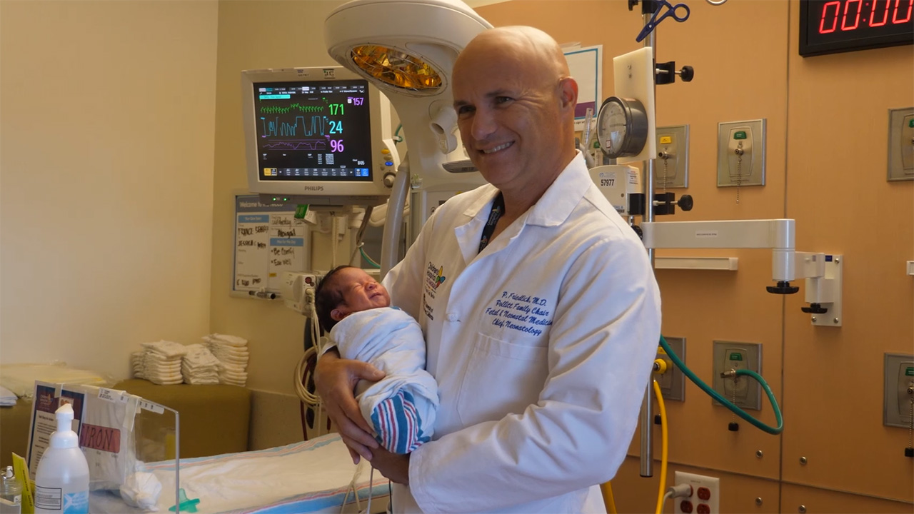 B-roll of baby Abigail and her parents, Gilda and Arnuf Giron, meeting with Children's Hospital Los Angeles clinicians at the hospital's Neonatal and Infant Critical Care Unit.