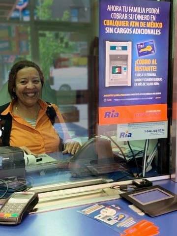 La exclusiva tecnología de pago de remesas en cajero automático sin comisión por retiro de Poni está ahora disponible en toda la red agentes y tiendas de Ria en Estados Unidos.(Foto: Business Wire)