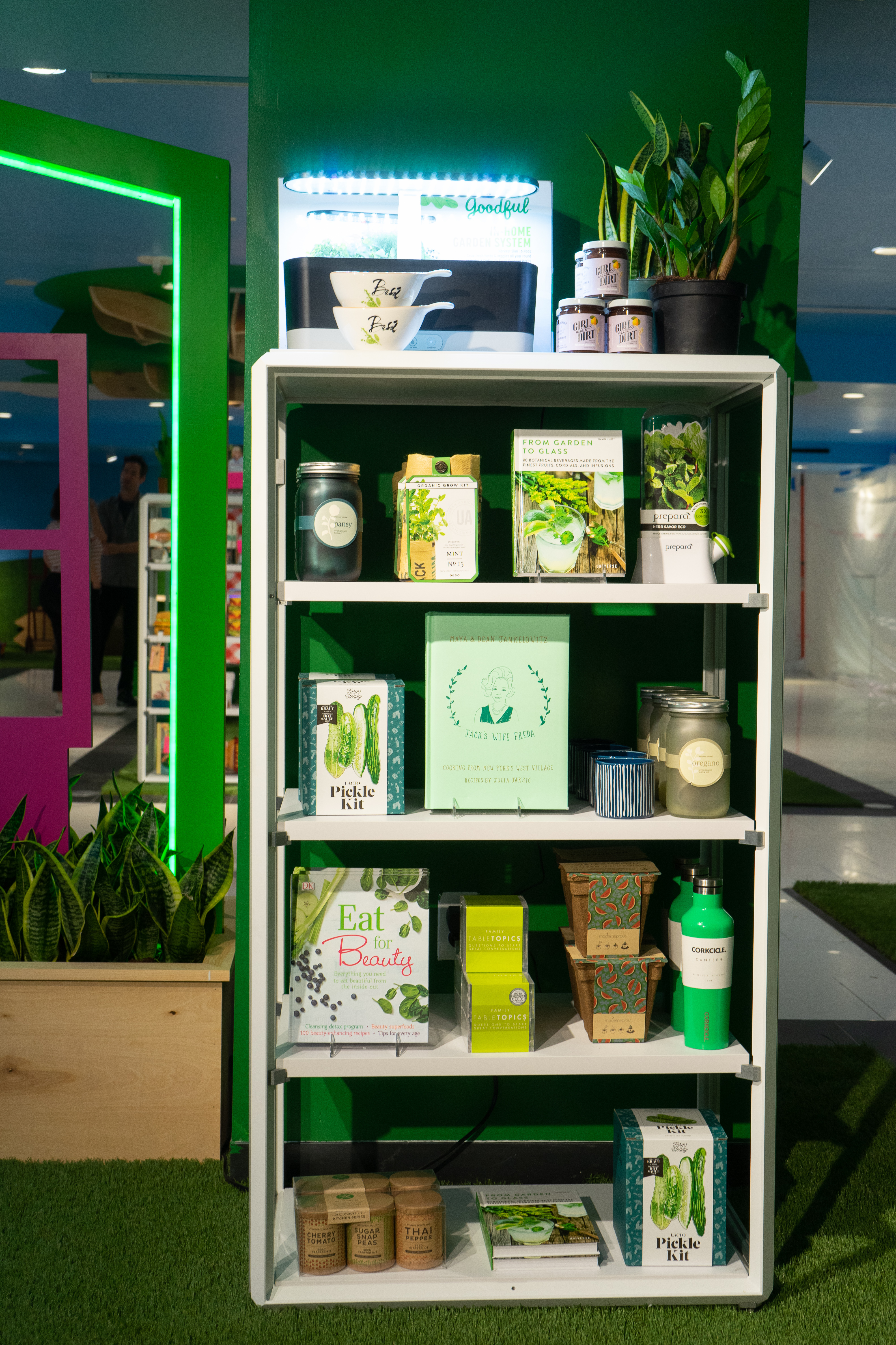 Story At Macy S Presents Outdoor Business Wire