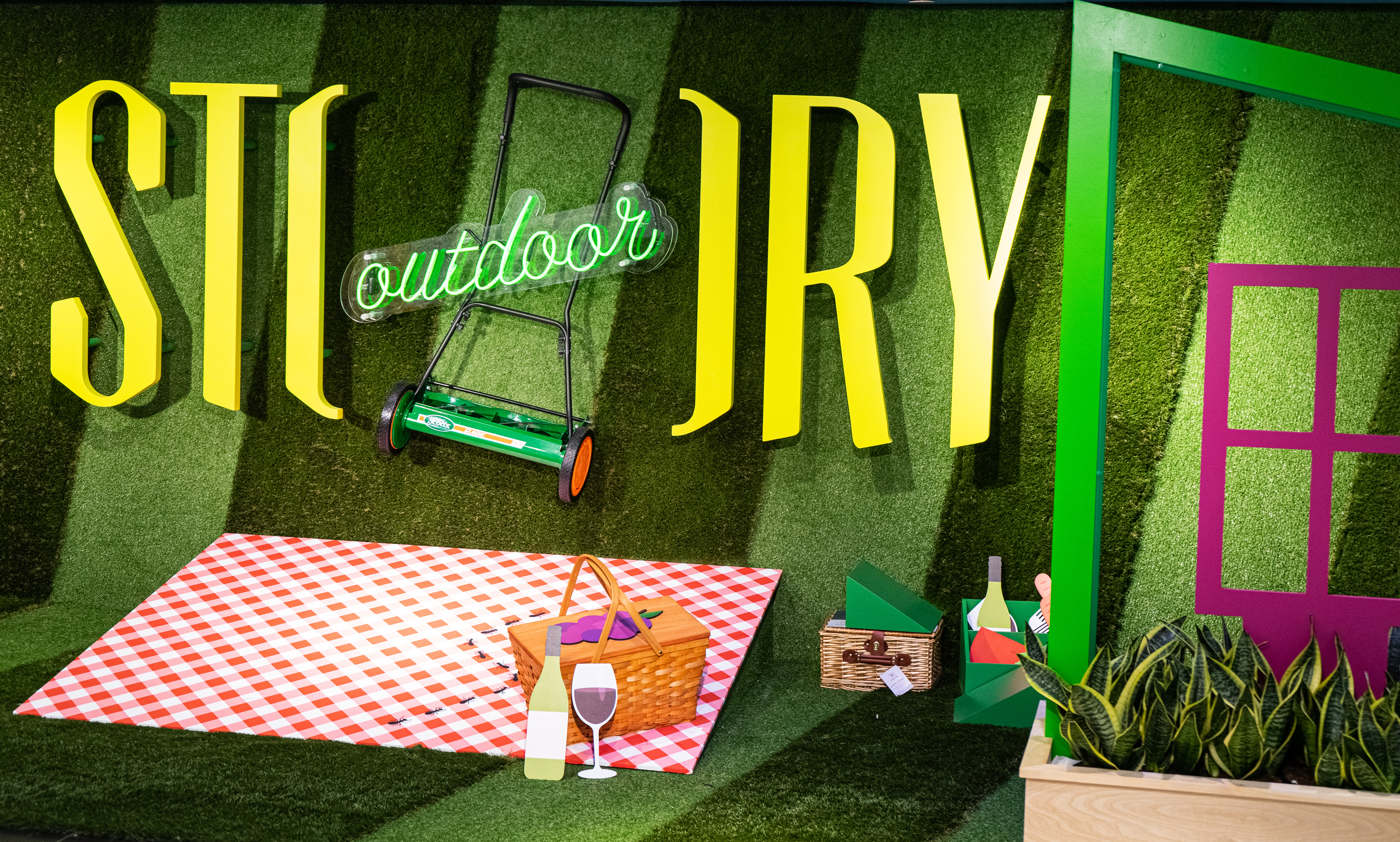 Story At Macy S Presents Outdoor Business Wire