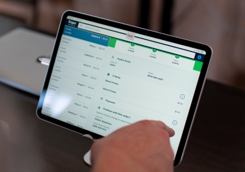 Expo provides a two-way interface from dozens of POS systems to direct and indirect ordering channels. Expo users have a real-time connection to providers such as Caviar, DoorDash, Postmates, Uber Eats, etc. (Photo: Business Wire)