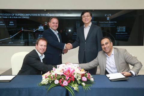 Intel chief executive officer Bob Swan and Navin Shenoy, Intel executive vice president and general manager of the Data Center Group, meet with Lenovo chief executive officer Yuanqing Yang and Kirk Skaugen, executive vice president and president, Lenovo Data Center Group to sign multiyear global collaboration agreement. (Credit: Intel Corporation)