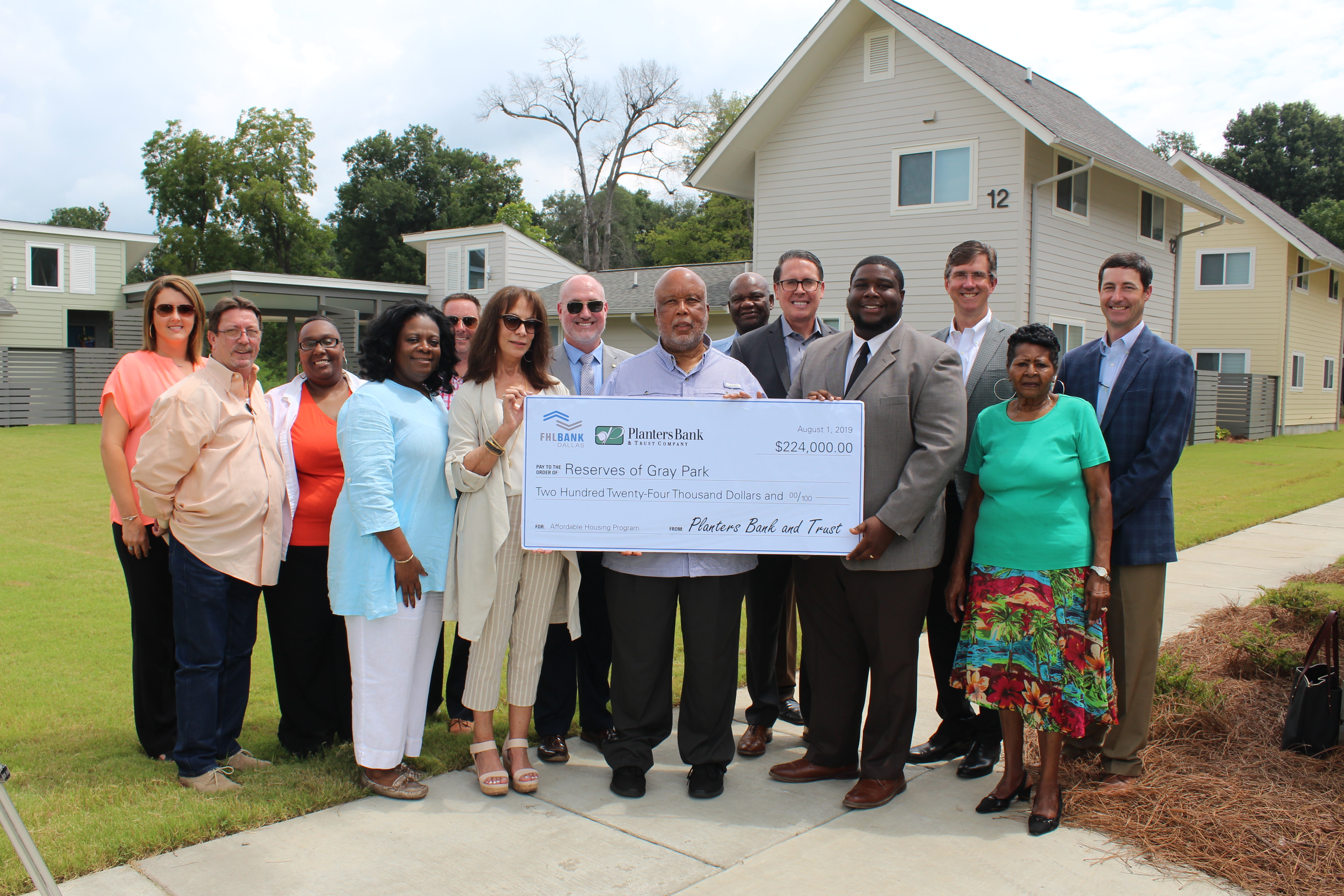 Congressman Bennie Thompson Joins Fhlb Dallas And Planters Bank For Tour Of Affordable Housing Community Business Wire