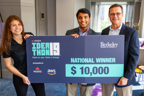 A team of students from UC Berkeley won the 2019 Ideathon for their food insecurity app which they built in 24 hours using the no-code app platform from Modo. (l-r) Ana Sanchez, Modo’s User Engagement Strategist; Ideathon winner Saahil Chadha, UC Berkeley; Stewart Elliot, Modo CEO (Photo: Business Wire)