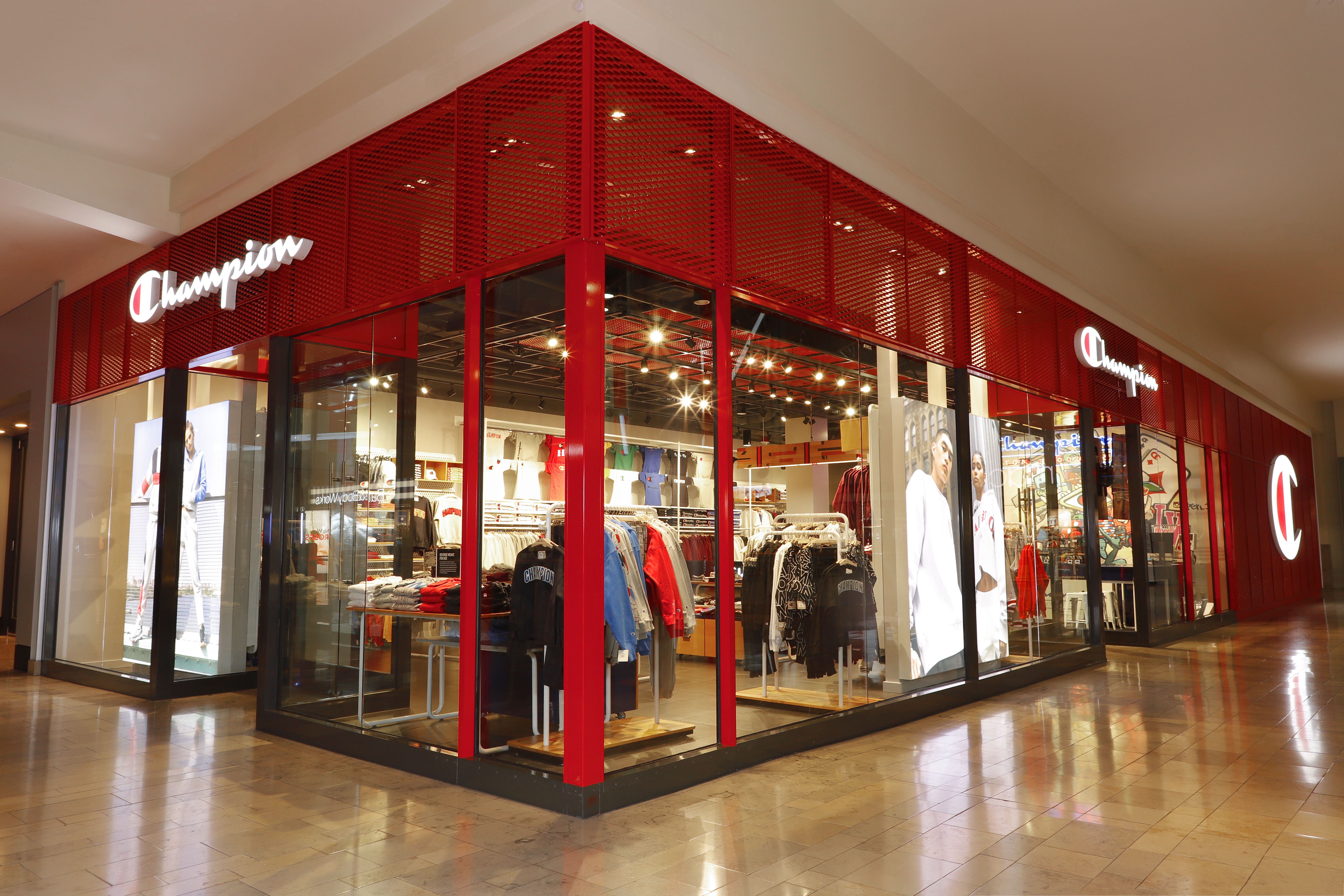 Champion® Athleticwear Hits the Jackpot With New Store in Las Vegas the Center of the Strip | Business Wire