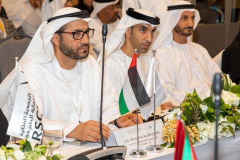 A shot from the workshop of the Illegal Trade in Birds of Prey held in the presence of His Excellency Dr. Thani Bin Ahmed Al Zeyoudi, Minister of Climate Change and Environment, His Excellency Majid Ali Al Mansouri, Secretary General of the Emirates Falconers’ Club and Chairman of the Higher Organizing Committee of ADIHEX (Photo: AETOSWire)