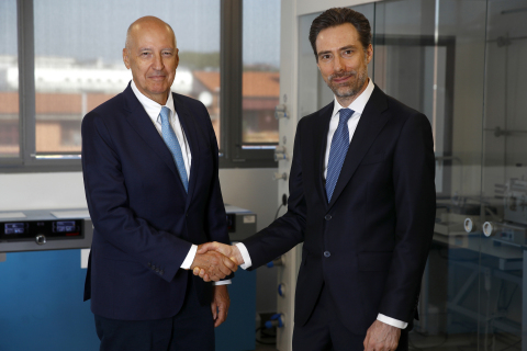 Marc-Olivier Geinoz, new Chairman of Dipharma Francis S.r.l. (on the right), with Jorge Nogueira, new CEO of Dipharma Francis S.r.l. (on the left). (Photo: Business Wire)
