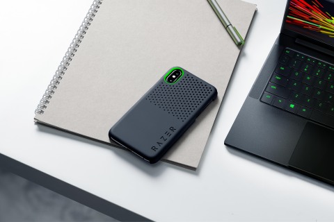 Razer Arctech Pro case keeps your smartphone cooler and protected against drops when gaming. (Photo: Business Wire)