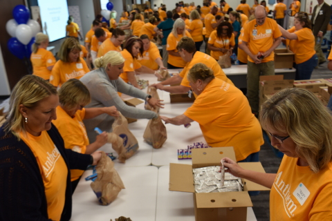 Over 100 employees helped kick off Anthem's annual Anthem Volunteer Days in Indianapolis and helped pack more than 6,000 backpacks for healthy food to be delivered to children in Central Indiana. (Photo: Business Wire)